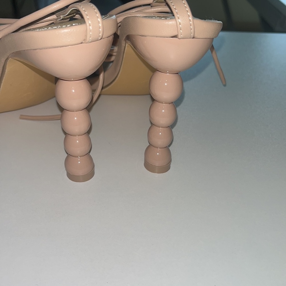 New nude lace up heeled sandals 🔥🔥🌴 - Picture 4 of 6